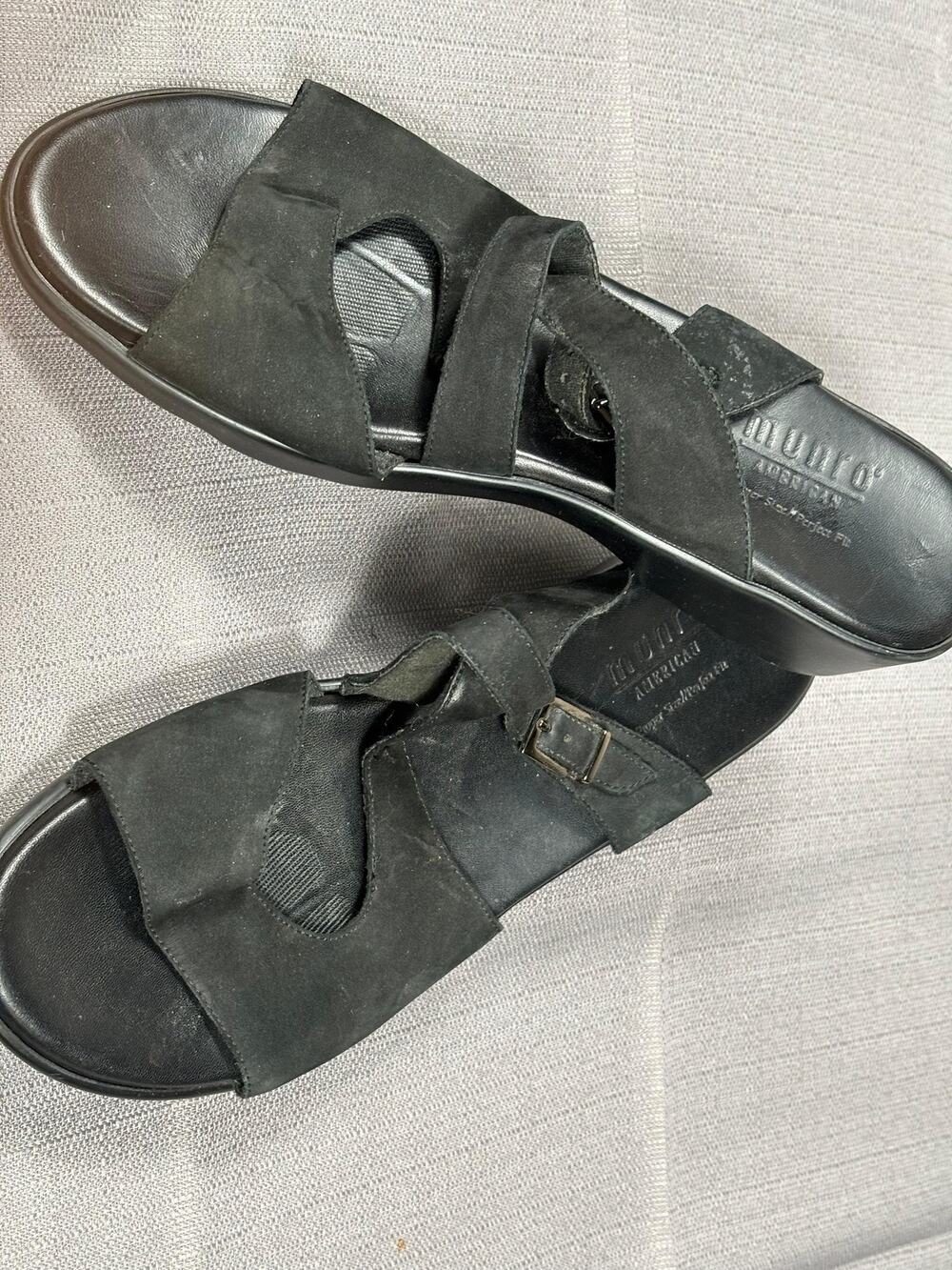 Munro Sandals Shoes Womens Size 9 Black Suede Slide Wedge Adjustable Comfort